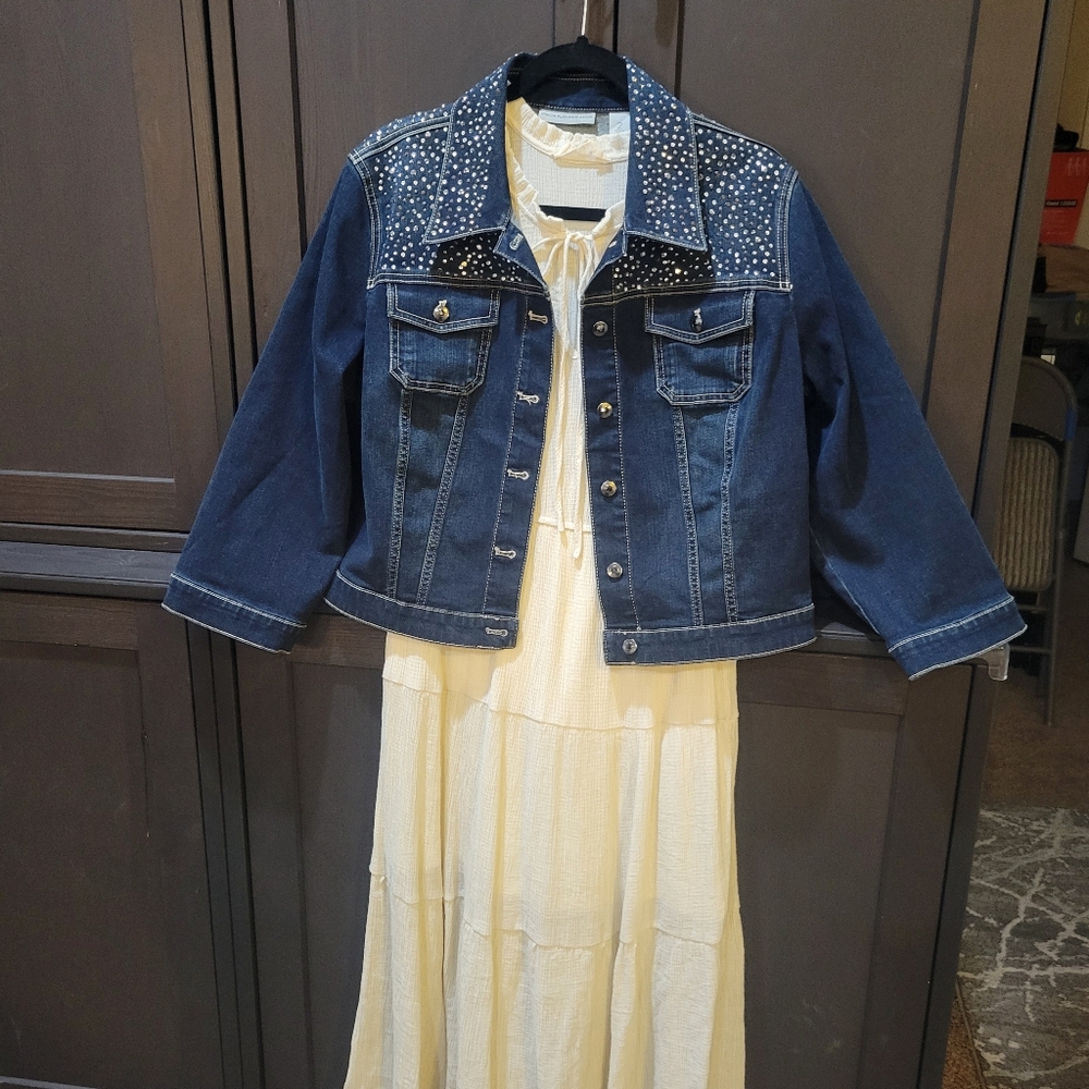 Chicos Platinum Denim Jacket with Dazzle New. Size XS